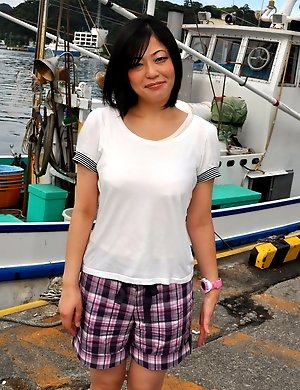 Hot Japanese lady Rika Shibuki