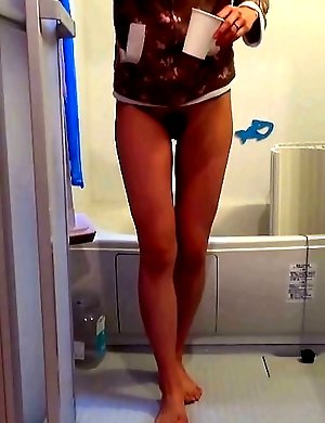 Japanese Piss Fetish Porn - FILLING IT UP