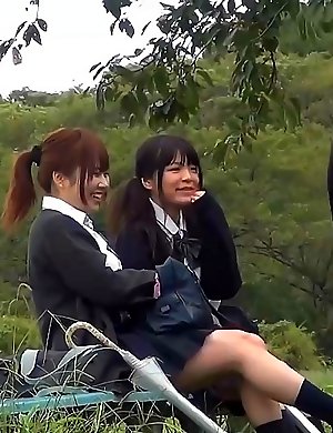 Japanese Piss Fetish Videos - Girls Pissing - Splash And Dash