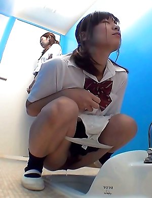 Japanese Piss Fetish Videos - Girls Pissing - School Girls Piss Train