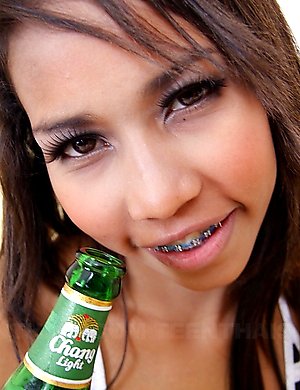 Sofie parts her legs for a dong