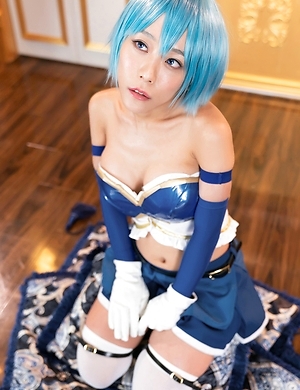 Nanako Nanahara sucks three cocks with her mouth at once, which flooded her face with cum  sucks three cocks with her mouth at once, which flooded her