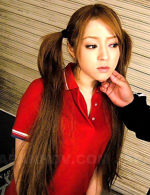 Ria Sakurai sucks a fine pecker