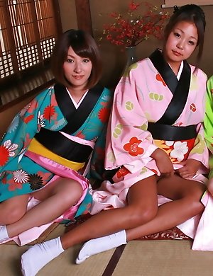 Asian sluts want some group sex