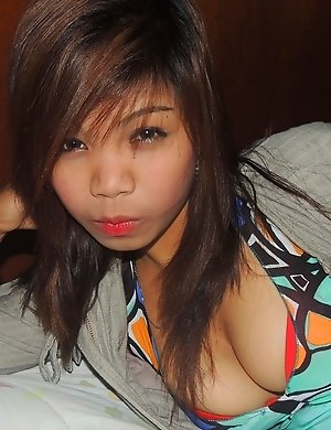 Wild Asian girl Shakira