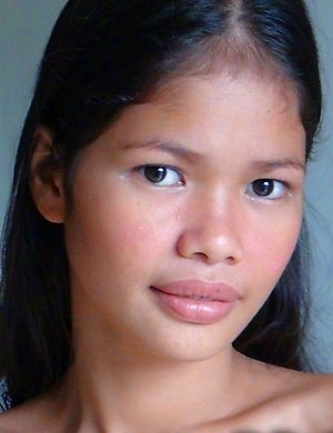 Stunning Filipina teen Anabel