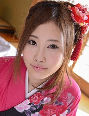 Yui Shiina opens her kimono and shows off her sexy tits