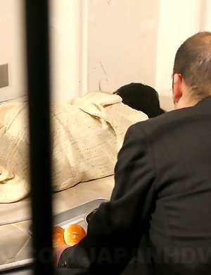 Hairy Shizuka Minami masturbating.