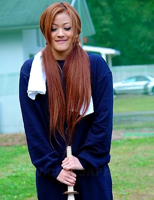 An Umemiya gives hot head outdoor